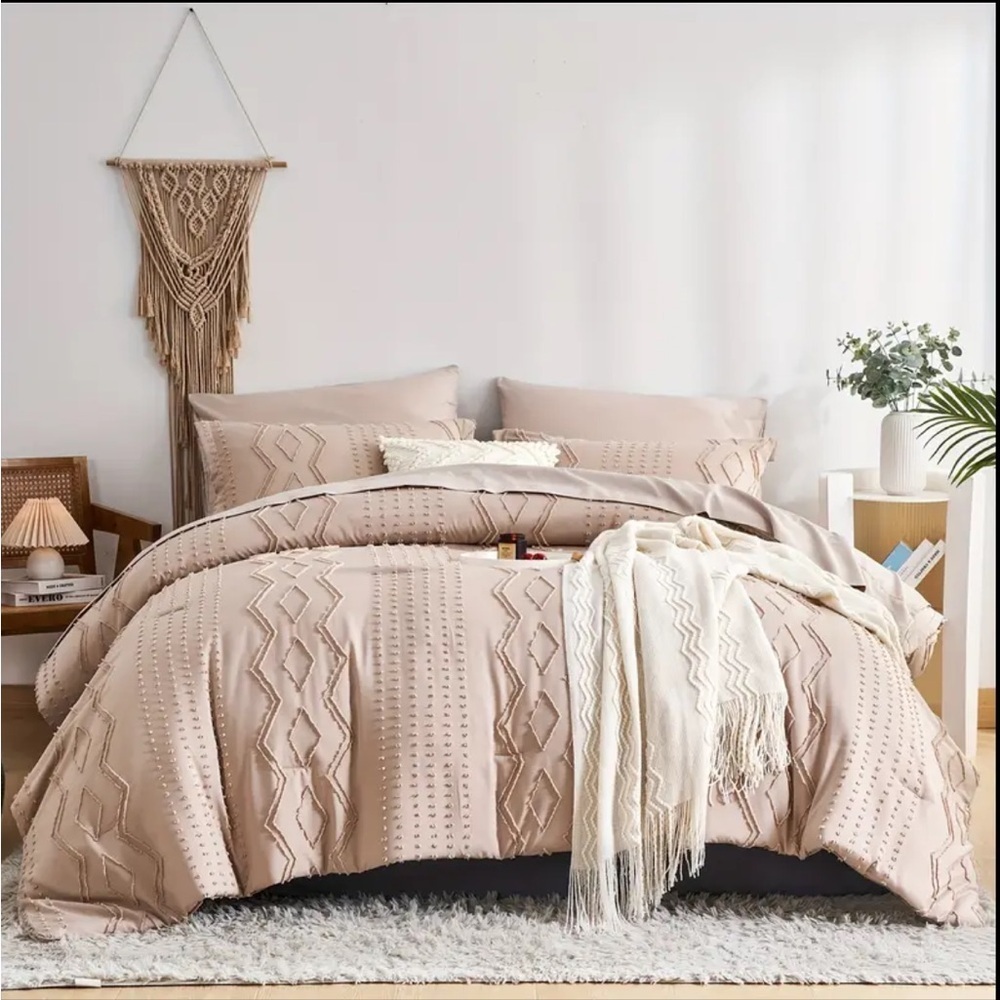 Beautiful Ivory Tan Bedding Set